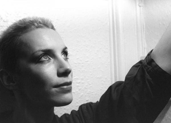 Annie Lennox Profile